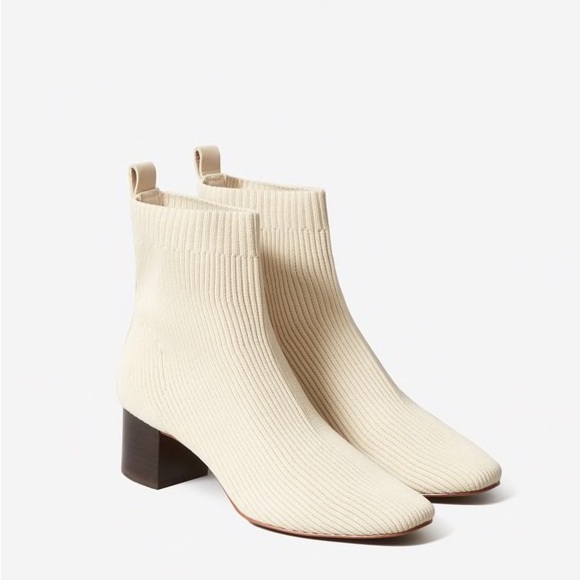 Everlane Shoes - Everlane glove boots